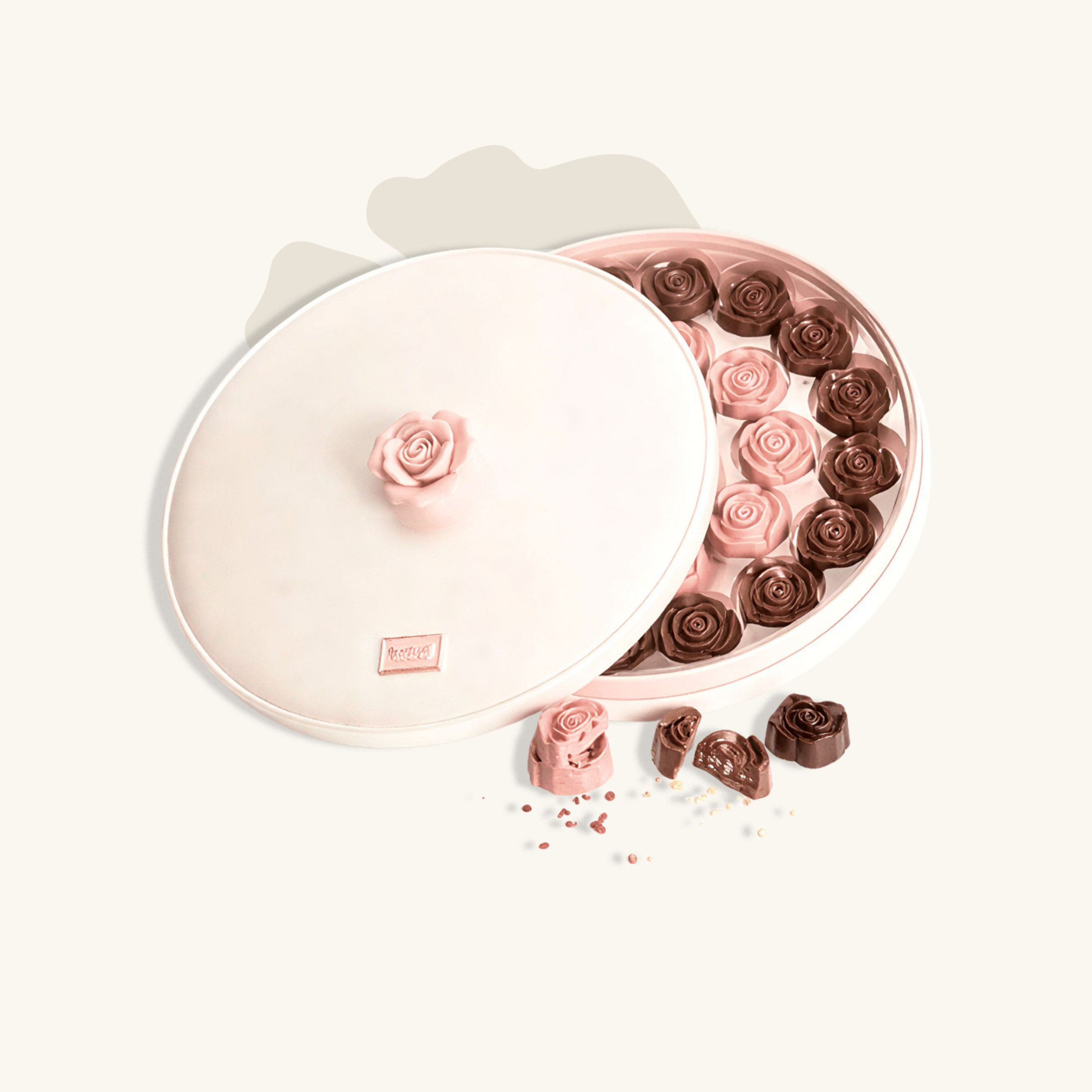 علبة كبيرة لشوكولاتة الورد